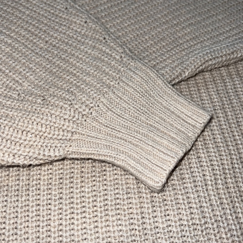 Hollister Sweater View 3